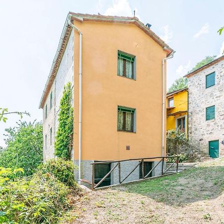 Stunning Home In Longoio With Kitchen Monti di Villa エクステリア 写真