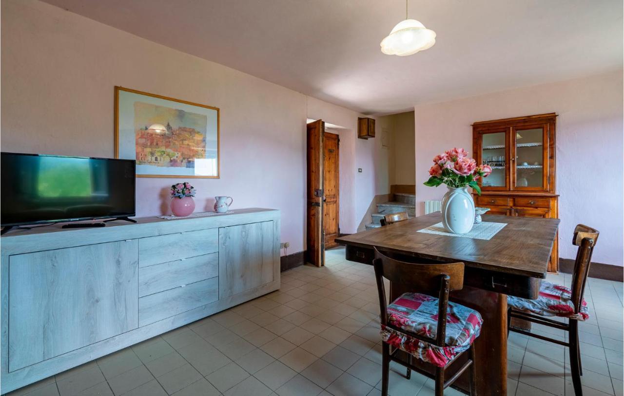 Stunning Home In Longoio With Kitchen Monti di Villa エクステリア 写真