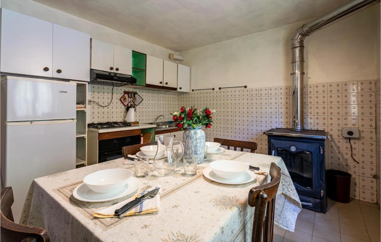 Stunning Home In Longoio With Kitchen Monti di Villa エクステリア 写真